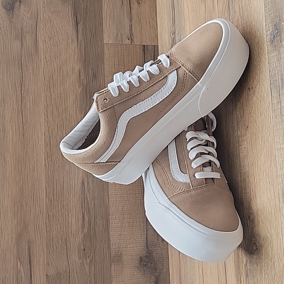 Van's old school Stackfo platform Brand new in the box authentic uper leather. - Picture 4 of 11